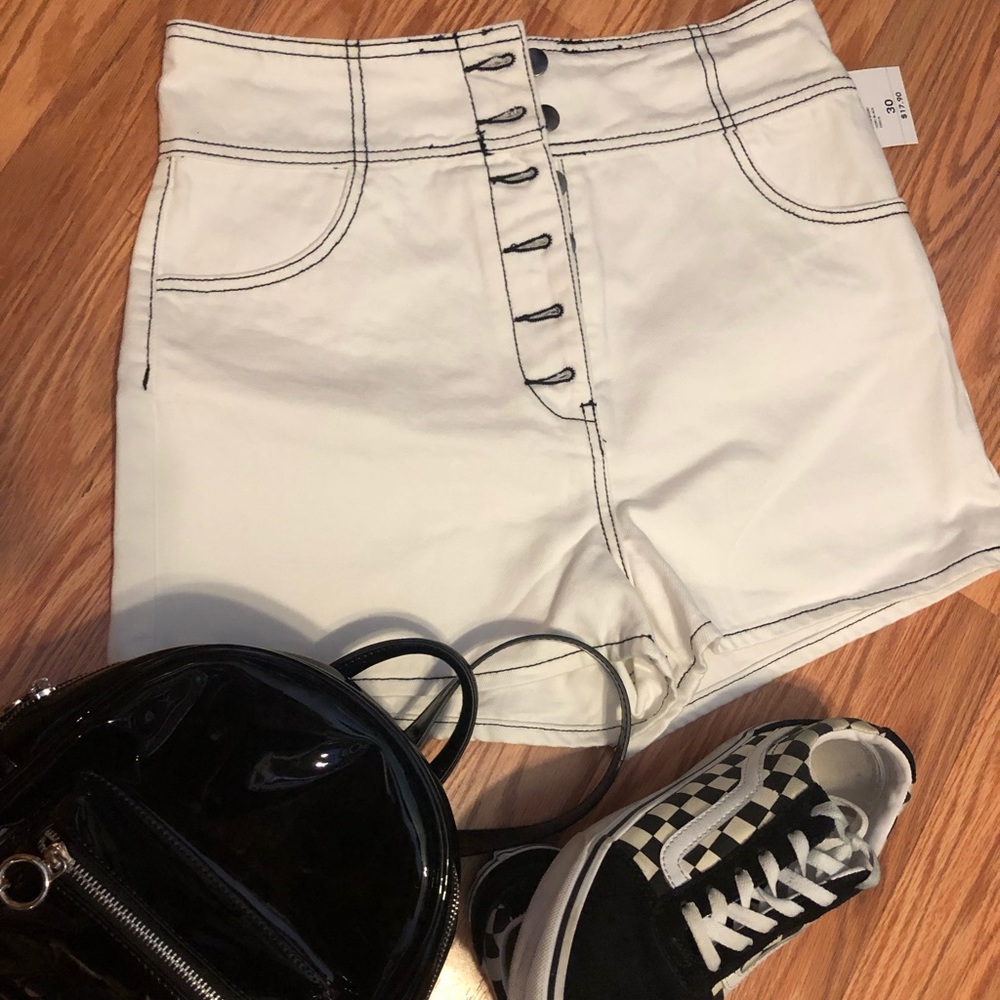 NWT Trendy White denim shorts